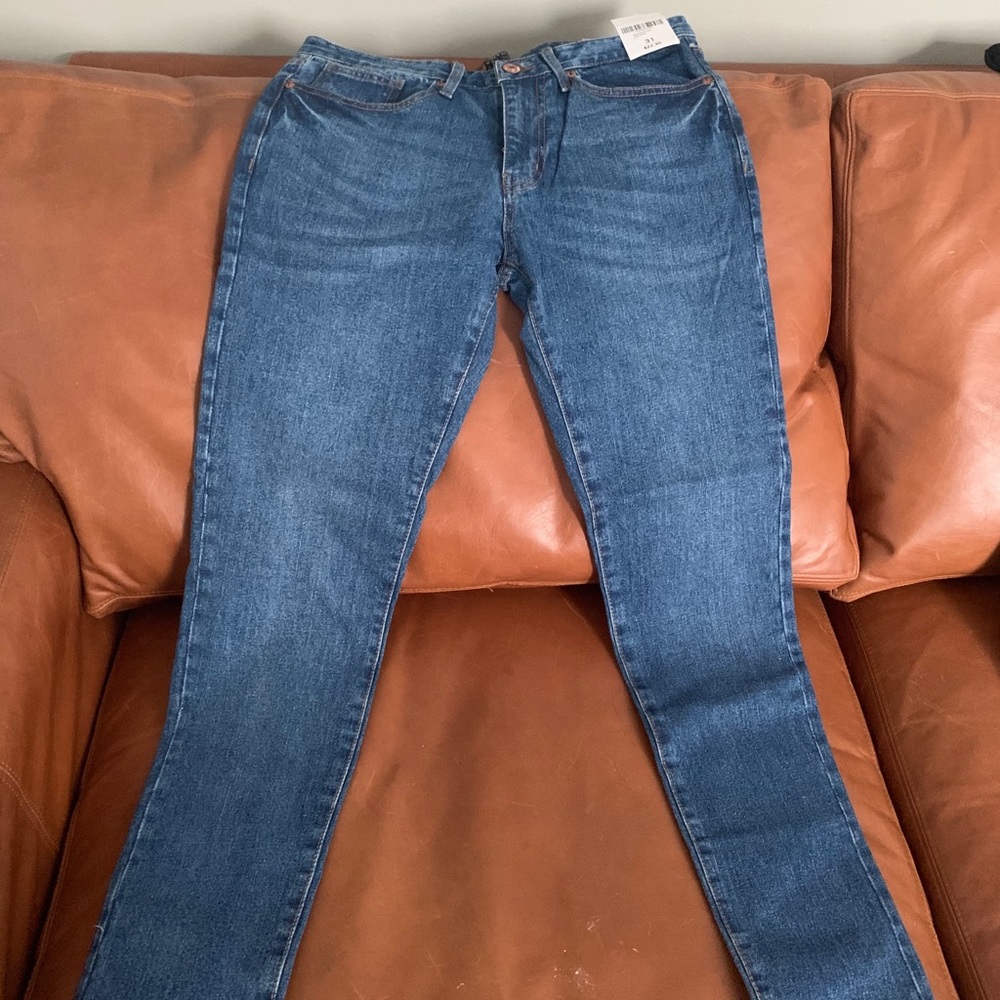 BRAND NEW JEANS!